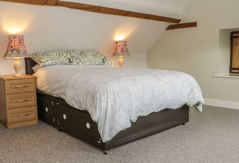 The Cow Byre, Heath Farm