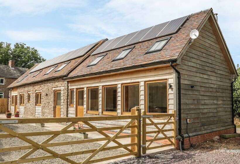The Cow Byre, Heath Farm