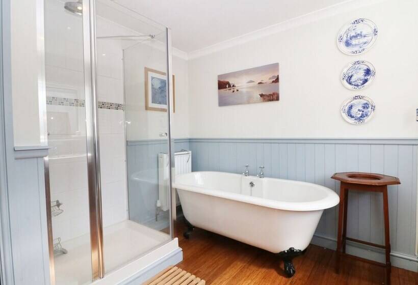 The Old School House