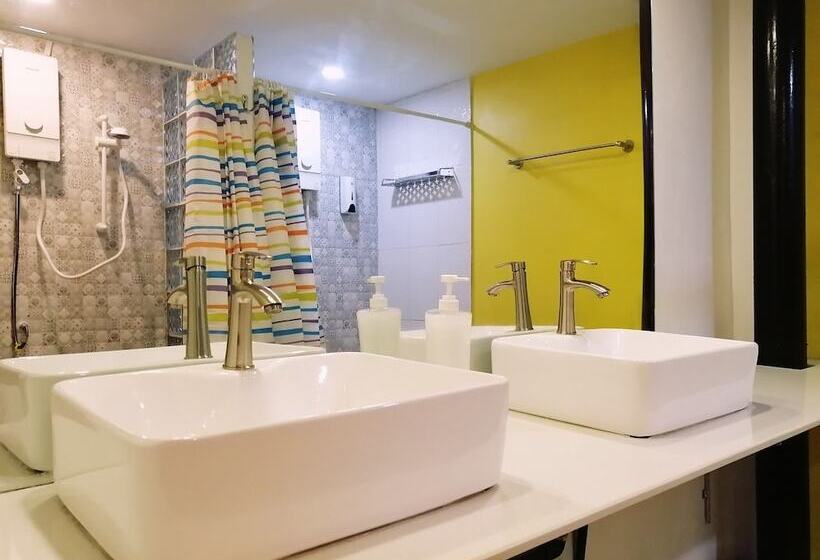 The Place Hostel & Rooftop Bar