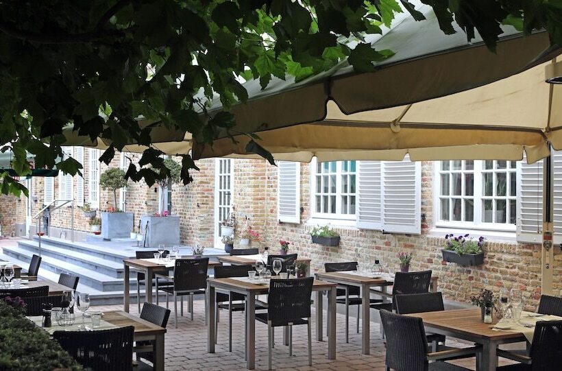 تختخواب و صبحانه Amaryllis Hotel Veurne