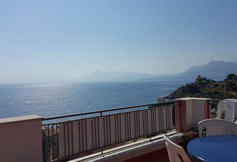 مبيت وإفطار La Caletta