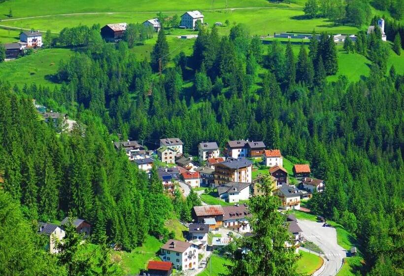 Digonera Historic Hotel B&b