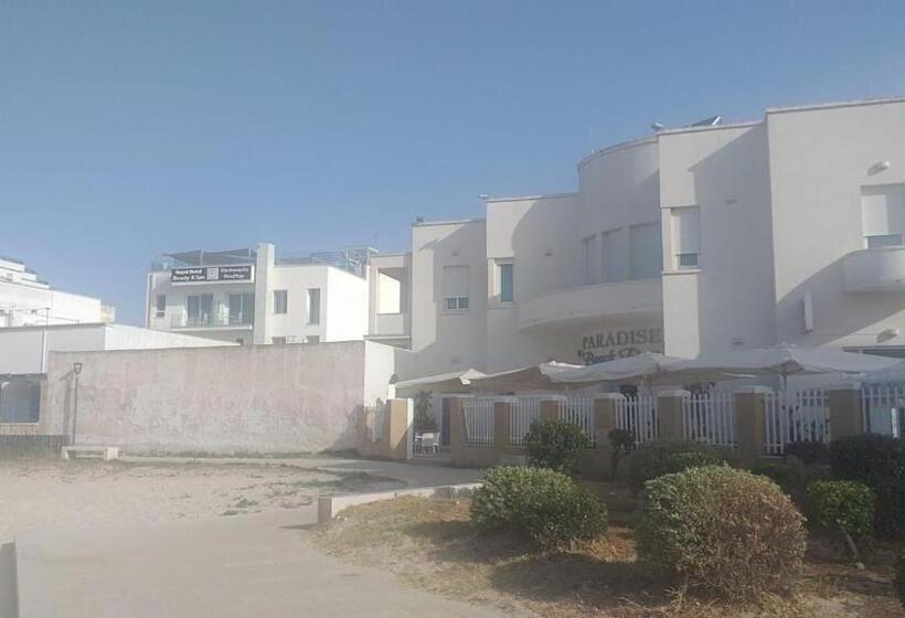 בית מלון כפרי Paradise