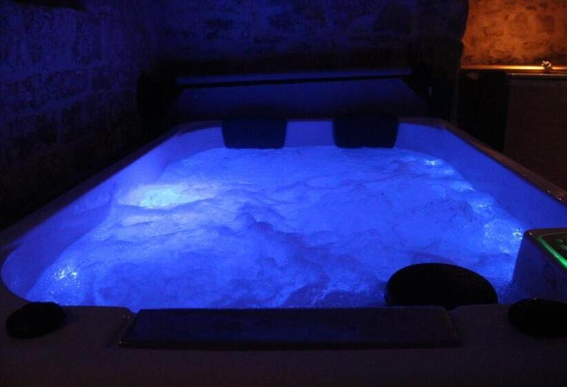 호텔 Albergo Diffuso Dimora Rossi B&b