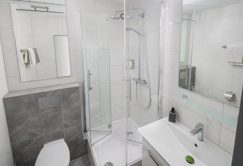 هتل Am Gottesauer Schloss