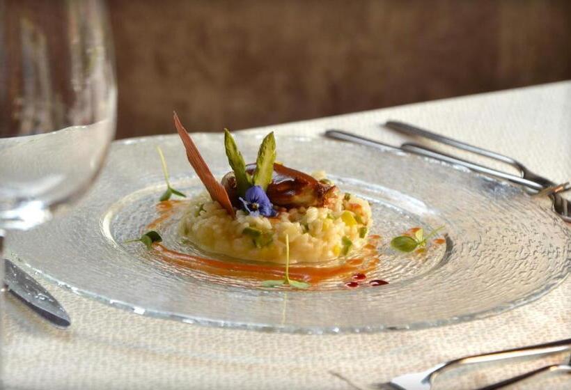 בית מלון כפרי Antines