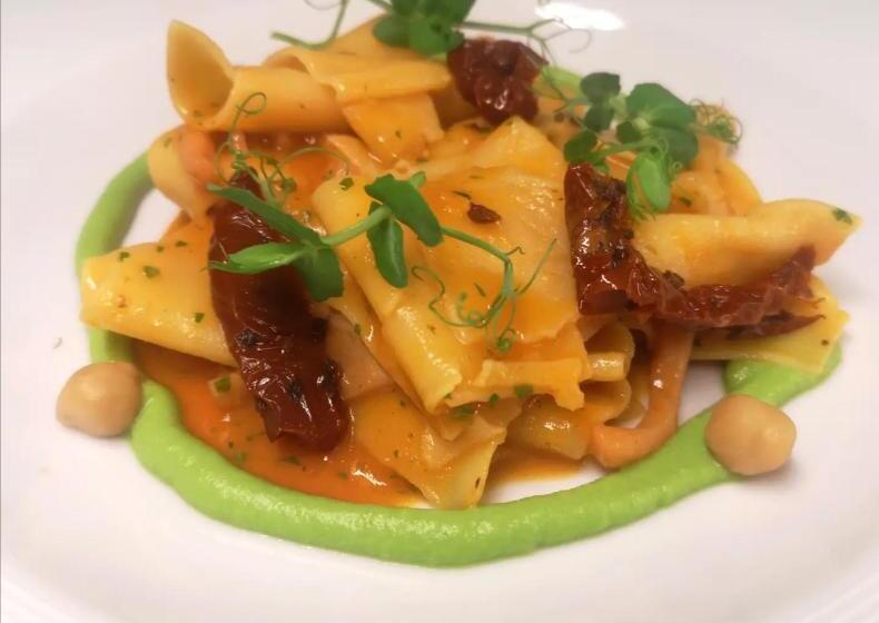 בית מלון כפרי Antines