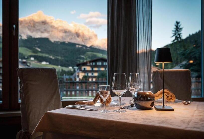 בית מלון כפרי Antines