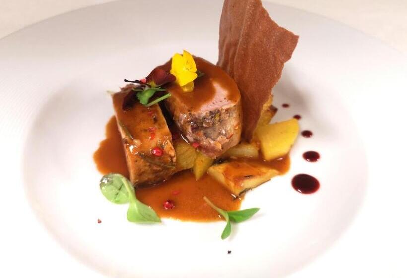 בית מלון כפרי Antines