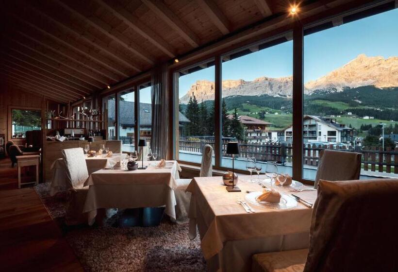 בית מלון כפרי Antines