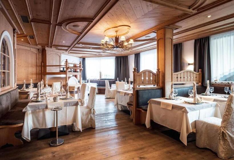 בית מלון כפרי Antines