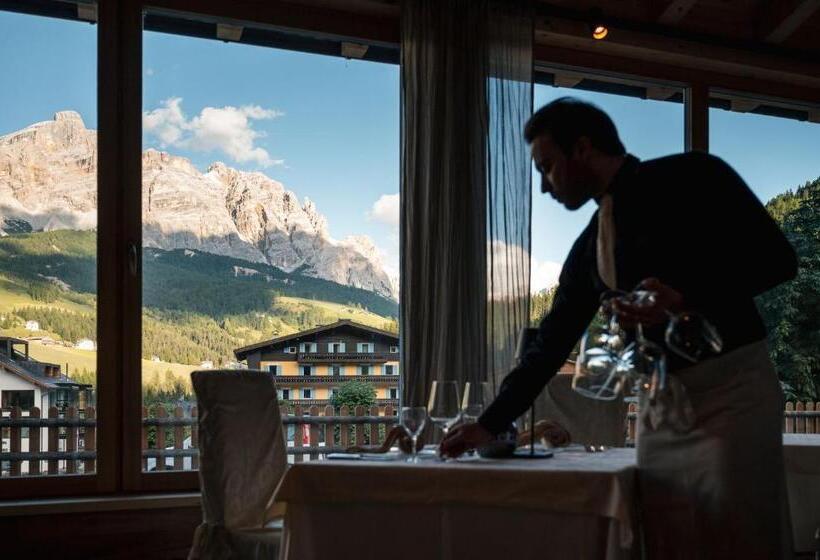 בית מלון כפרי Antines