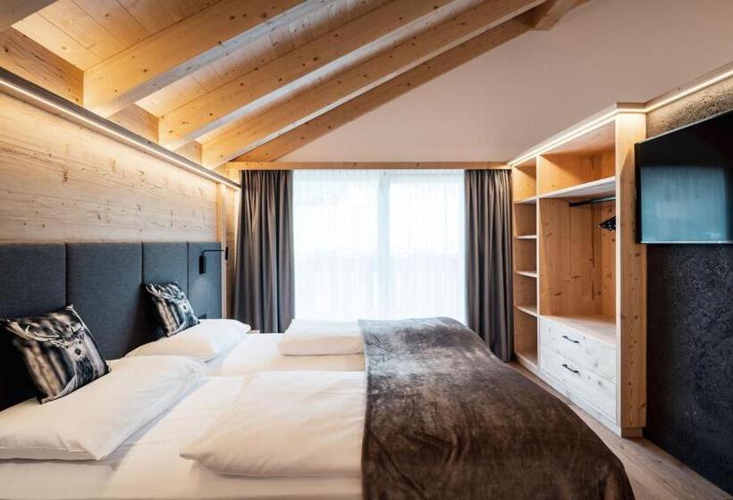 בית מלון כפרי Antines