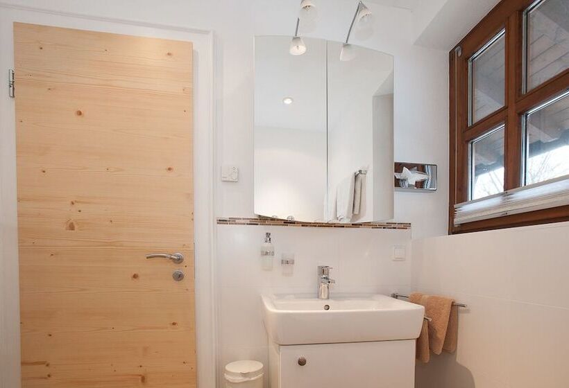 Отель Apart Pension Vita Stafnensis