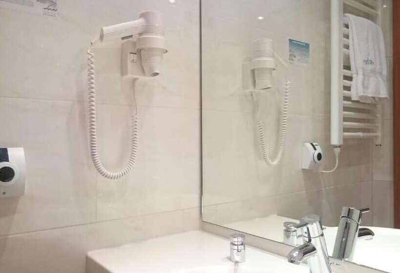 فندق Avisa