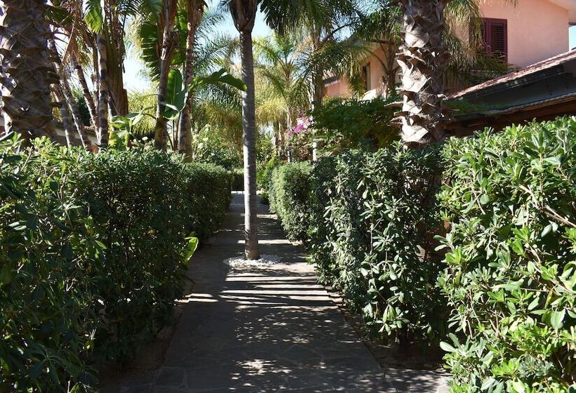 בית מלון כפרי Baia Del Godano Resort & Spa