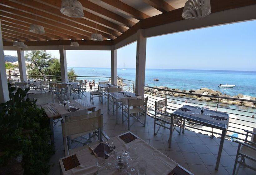 בית מלון כפרי Baia Del Godano Resort & Spa