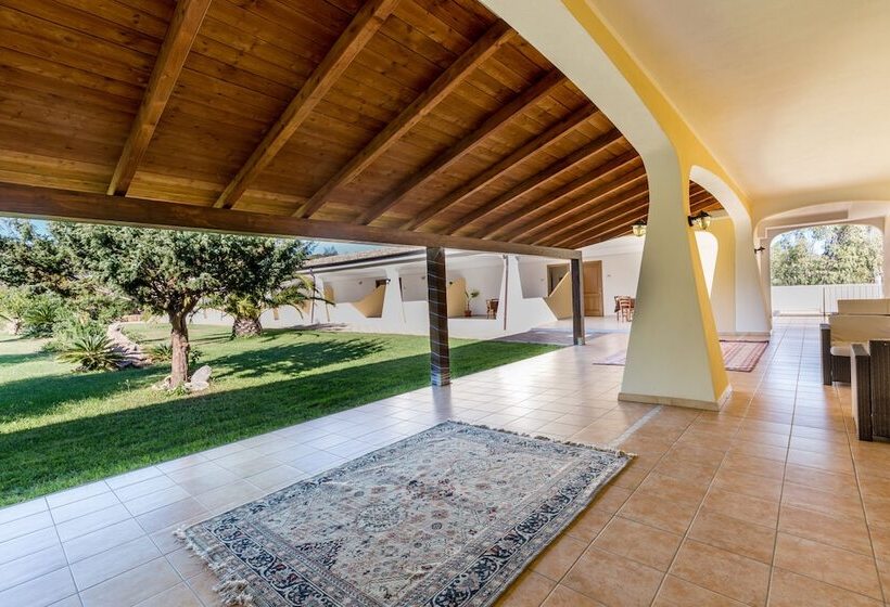 Отель Biderrosa