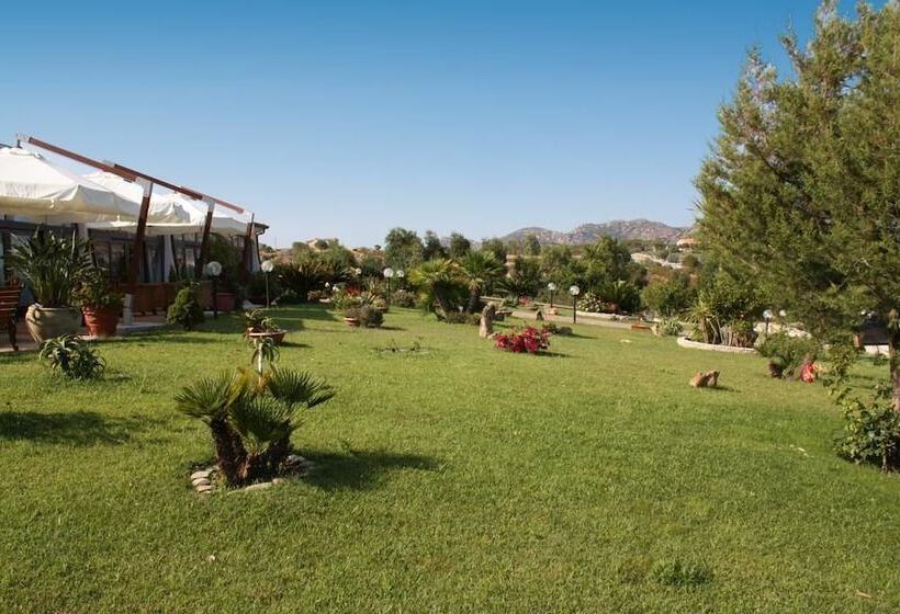 Отель Biderrosa