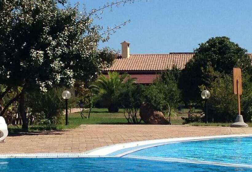 Отель Biderrosa