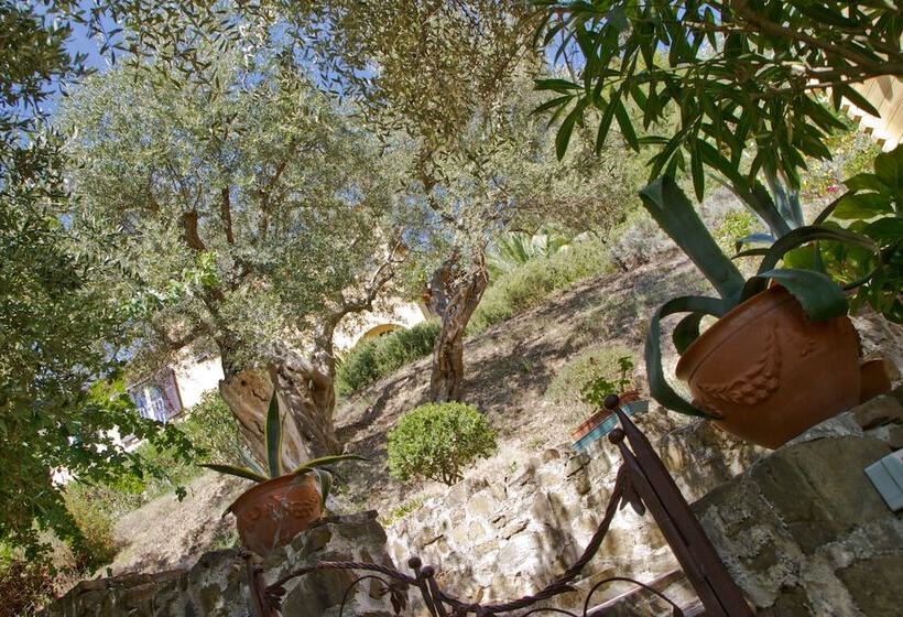 ホテル Borgo Riccio