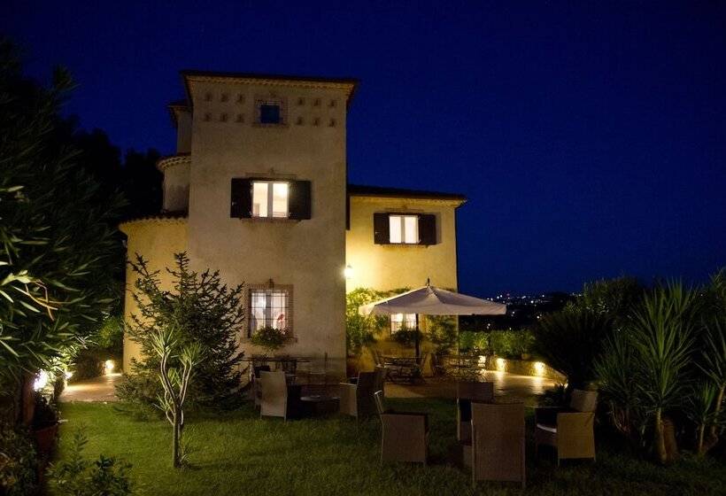 בית מלון כפרי Borgo Riccio