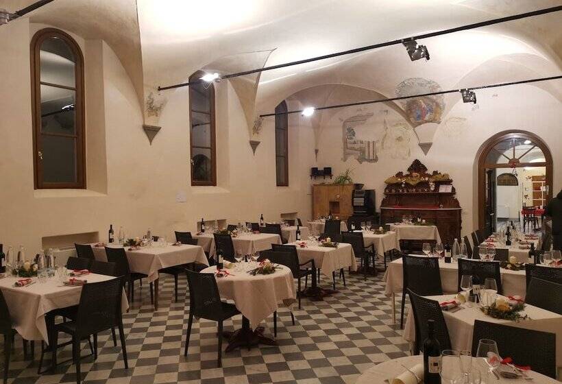 فندق Chiostro Delle Monache Hostel Volterra