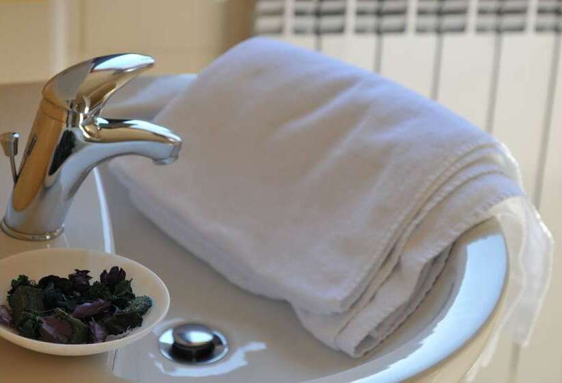 فندق Chiostro Delle Monache Hostel Volterra