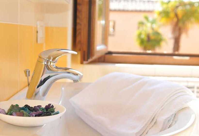 فندق Chiostro Delle Monache Hostel Volterra