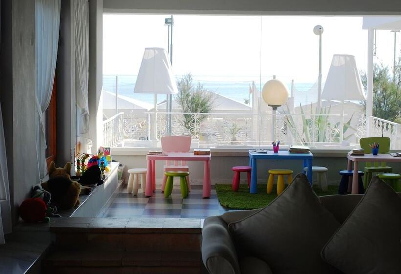 فندق Continental