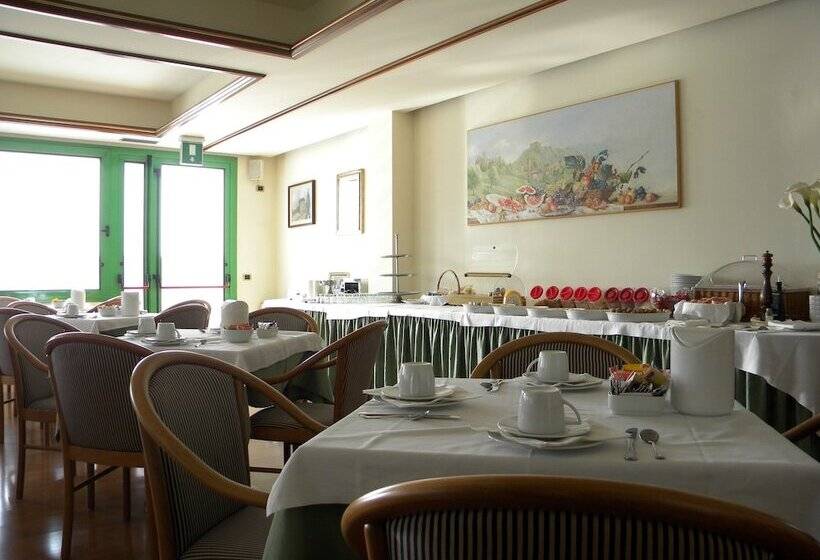 בית מלון כפרי Corone