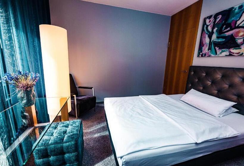 هتل Der Blaue Reiter