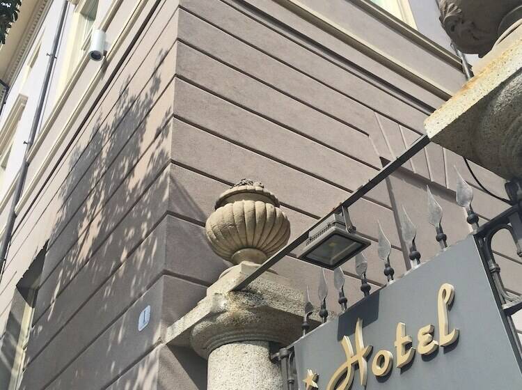 هتل Europa Varese