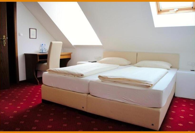 호텔 Garni Zum Weinkrug