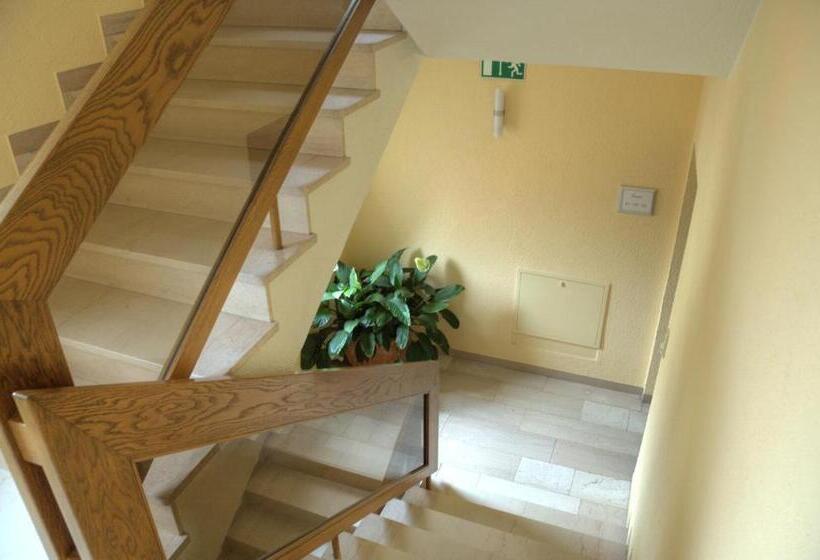 호텔 Garni Zum Weinkrug