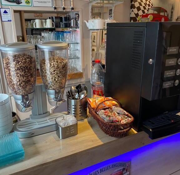 Отель Hôtel Céline   Hôtel De La Gare