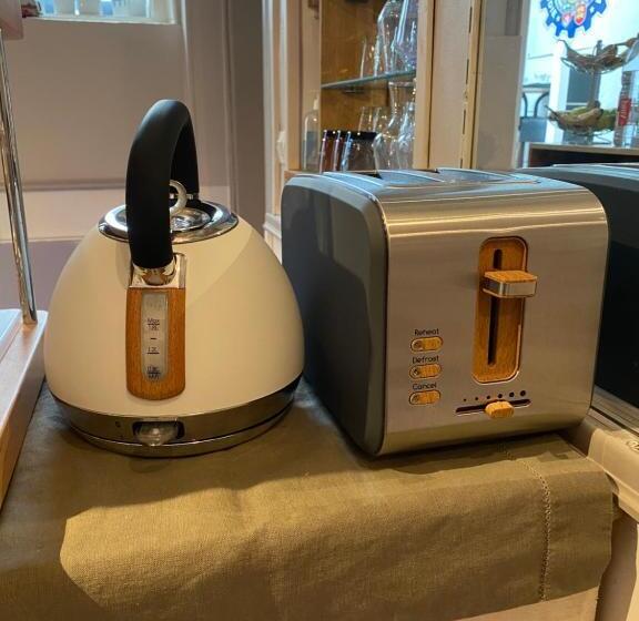 Отель Hôtel Céline   Hôtel De La Gare