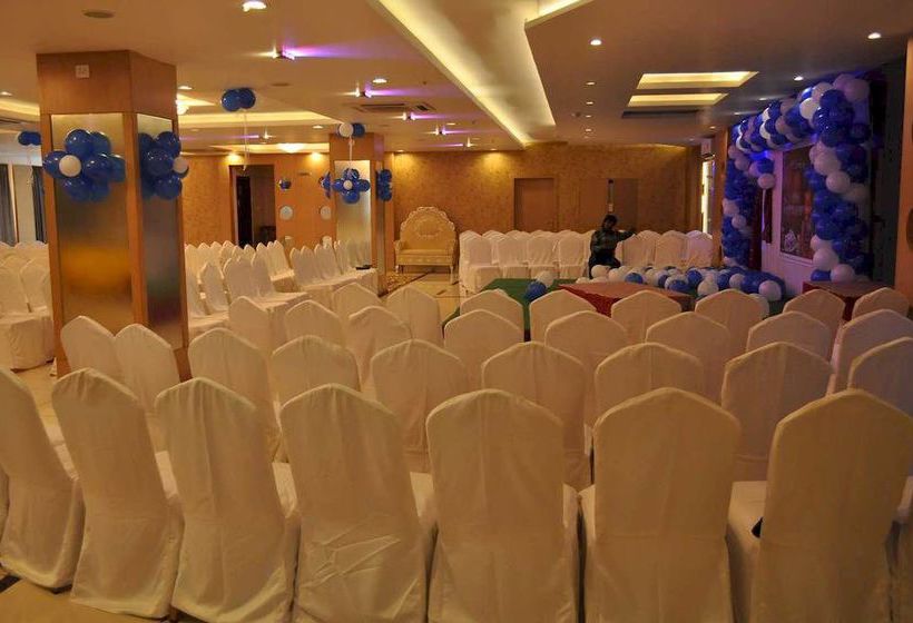 Отель Majestica Inn