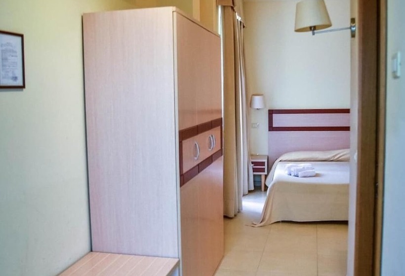 בית מלון כפרי Milomax