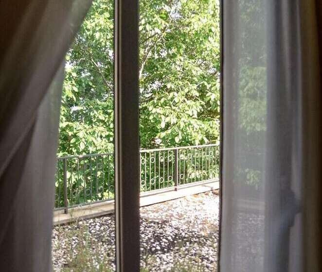 בית מלון כפרי Milomax