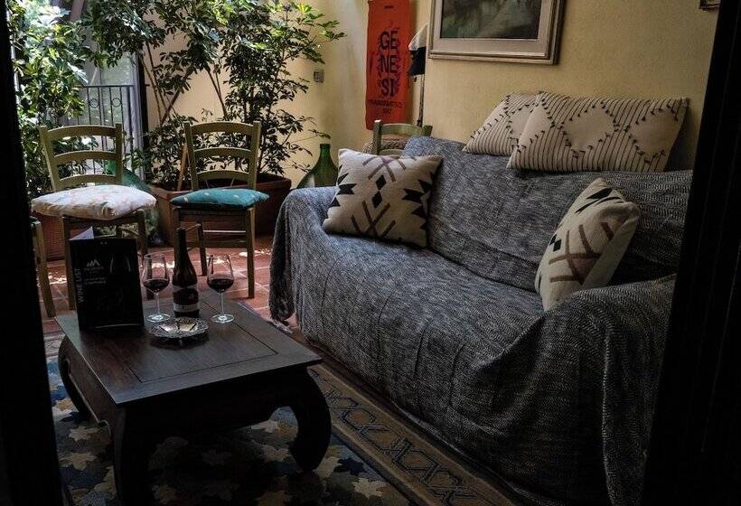 בית מלון כפרי Milomax