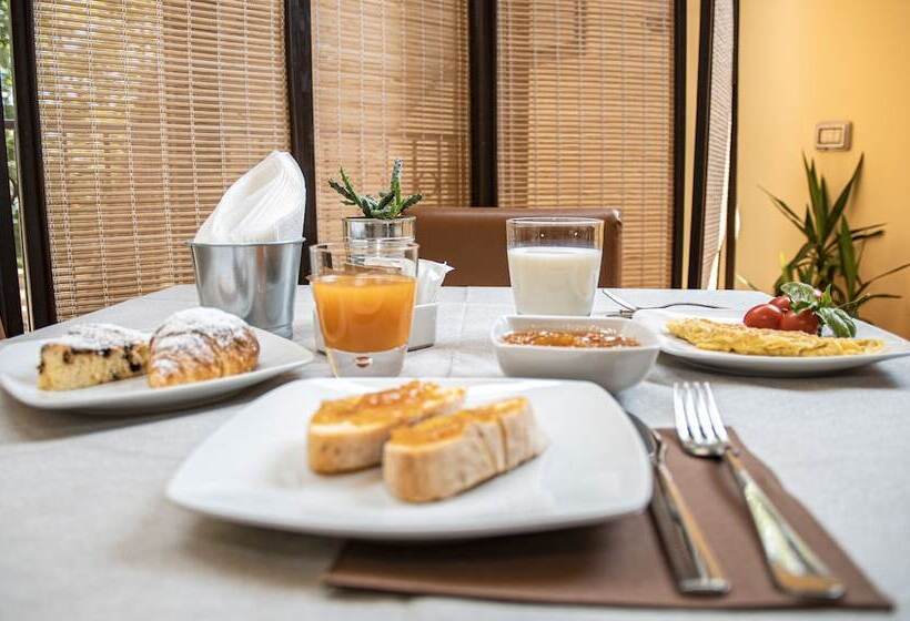 בית מלון כפרי Milomax