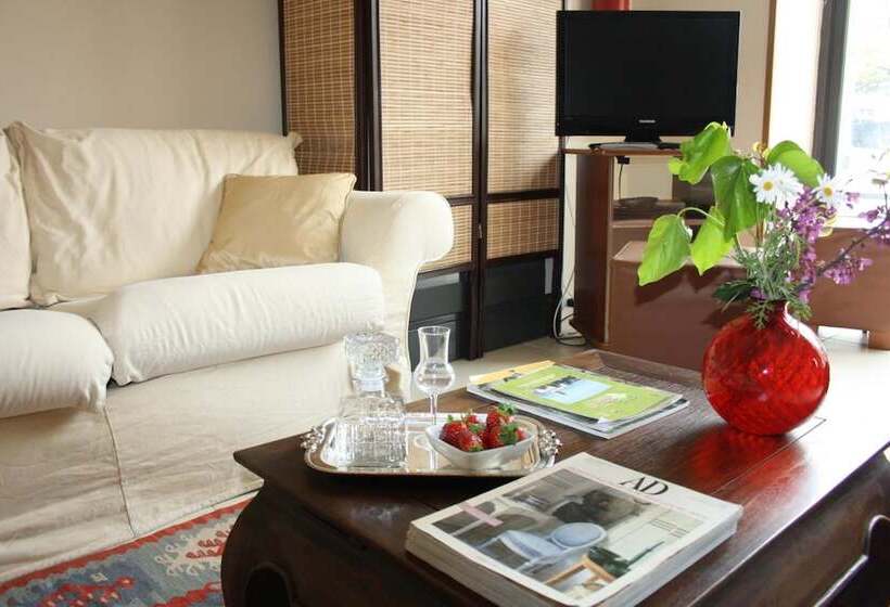 בית מלון כפרי Milomax