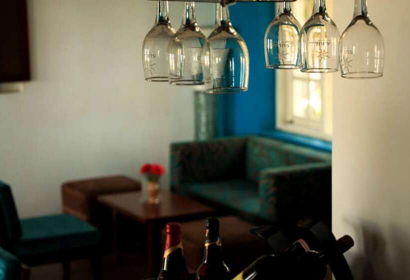 هتل Old Lighthouse Bristow