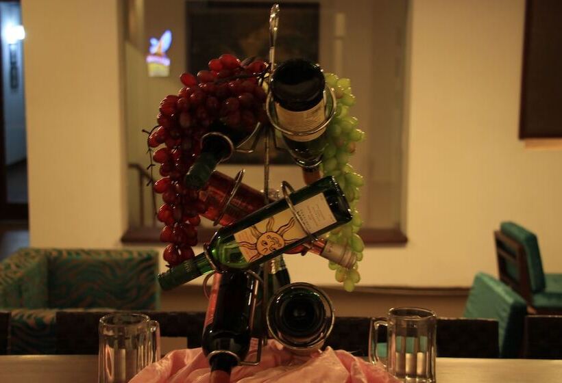 هتل Old Lighthouse Bristow