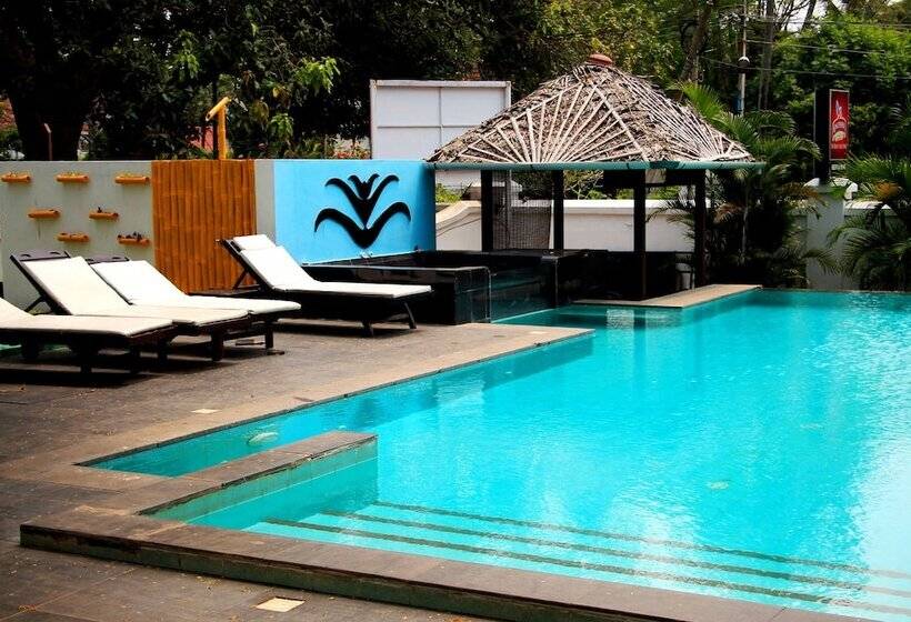 هتل Old Lighthouse Bristow