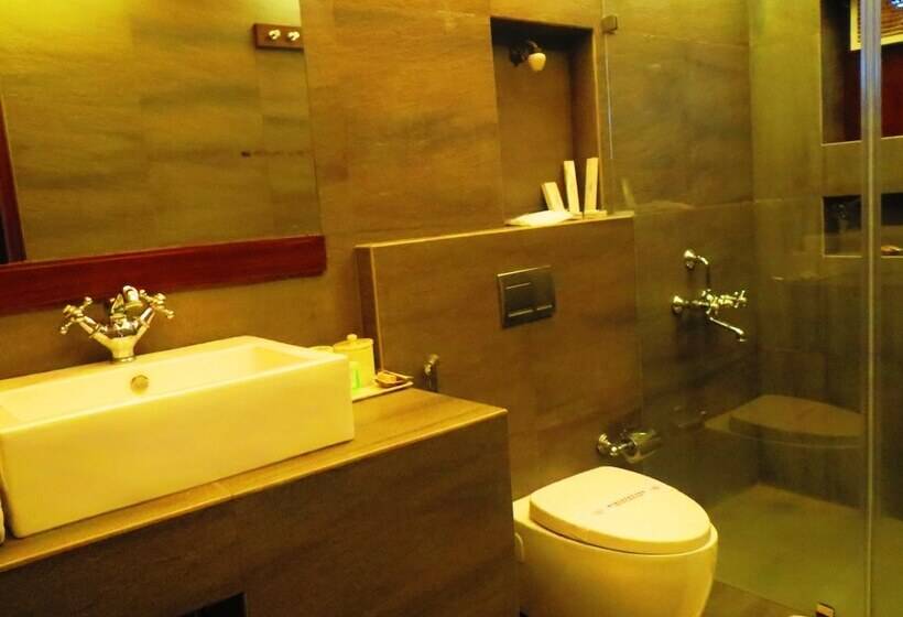 هتل Old Lighthouse Bristow