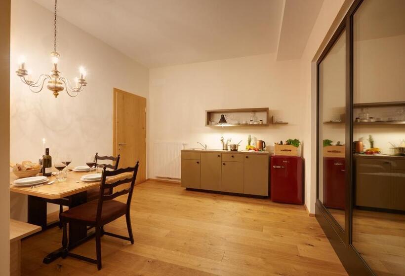 فندق Historic Guesthouse Bircher B&b Apartments By Sterzing