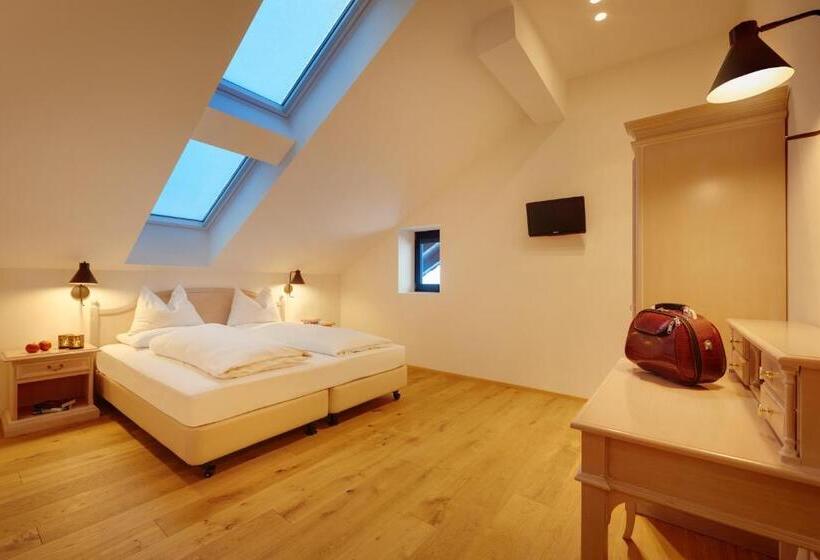 فندق Historic Guesthouse Bircher B&b Apartments By Sterzing